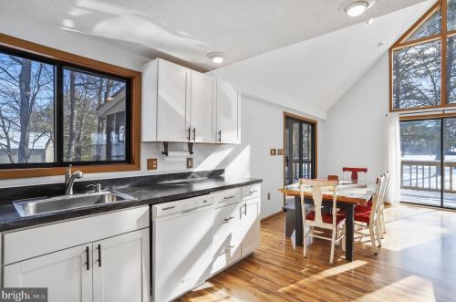 283 The Woods Rd, Hedgesville WV  25427-6886 exterior