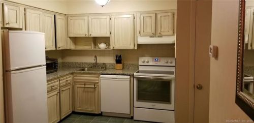 14 Fairview Ave, Norwalk CT 06850-3735 exterior