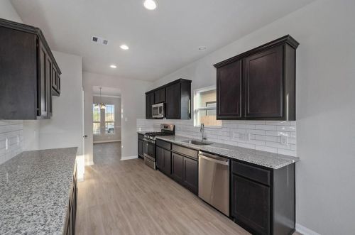 1733 Cindy Ln, Conroe TX  77304-3159 exterior