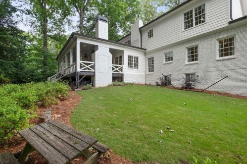 4800 Huntley Dr, Atlanta GA  30342-2732 exterior