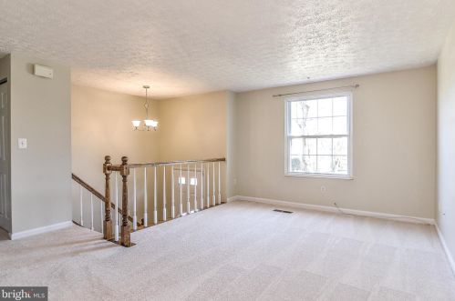 8316 White Star Ct, Springfield VA  22153-4001 exterior