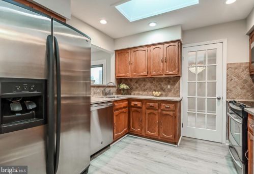 5074 Queens Wood Dr, Springfield VA  22015-1530 exterior