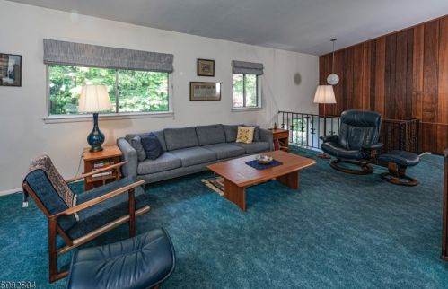 893 Cherry Hill Rd, Princeton, NJ 08540-7712