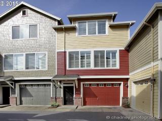 874 Council Dr, Damascus, OR 97030