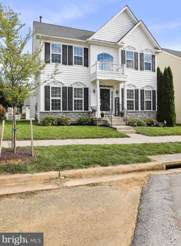 214 Union Ridge Dr, Charles Town, WV 25414-4950