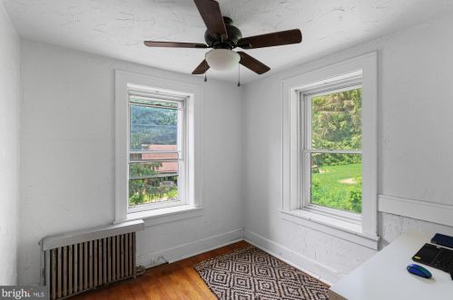 2180 Sky Top Trl, York PA  17315-2272 exterior