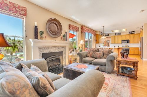 1746 Fir Dr, Los Banos CA 93635-5236 exterior