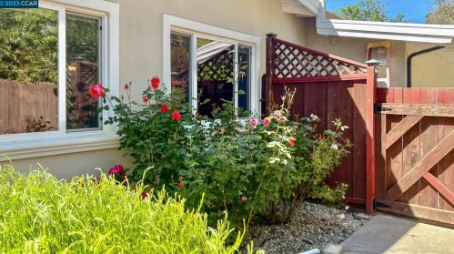 2031 Hoover Ave, Concord CA  94523-4621 exterior