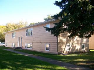 515 1st Ave, Grand Forks ND  58201-6002 exterior