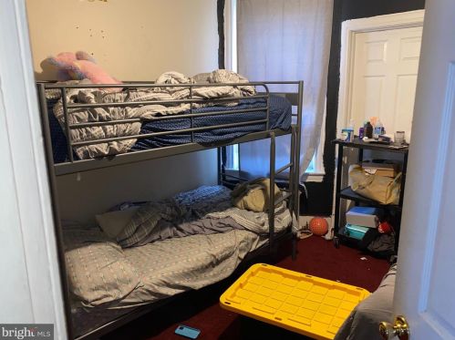 5219 10th St, Philadelphia, PA 19141-4009