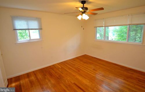 8715 Kenilworth Dr, Springfield VA  22151-1101 exterior