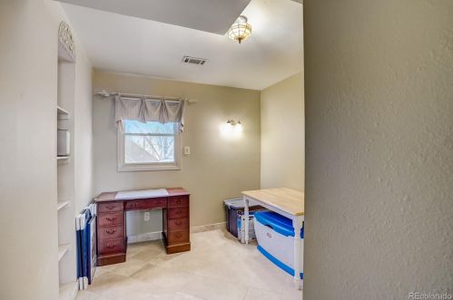 1048 Parkview Dr, Fort Collins CO  80525-2873 exterior