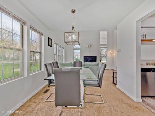 388 Kildare Ct, Carol Stream, IL 60188-6018