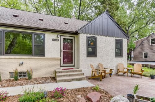 2750 Churchill St, Saint Paul MN  55113-2045 exterior