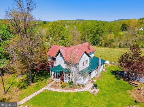9781 Conde Rd, Marshall, VA 20115-2418