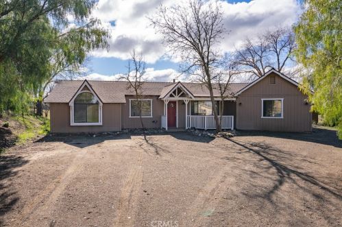 5682 Prancing Deer Pl, Lake Nacimiento, CA 93446-8351