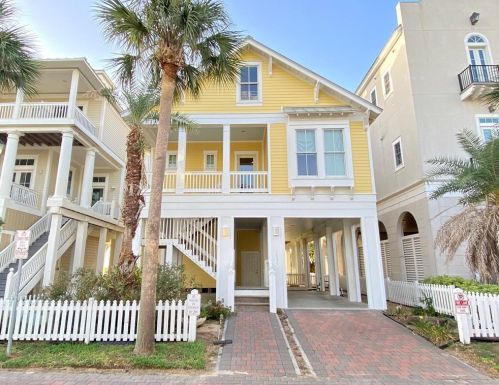 1757 Seaside Dr, Galveston, TX 77550-3361