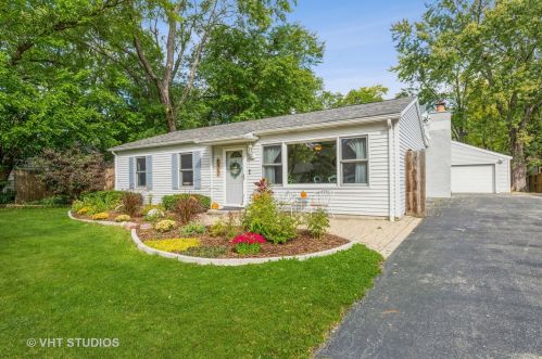 1042 Tulip Way, Palatine, IL 60074-1608