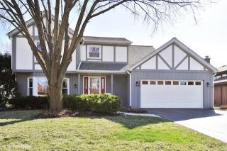 8340 Mending Wall Dr, Downers Grove IL  60517-4520 exterior