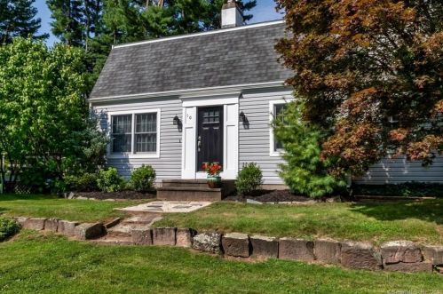10 Spring Hill Rd, Southington, CT 06489-1522