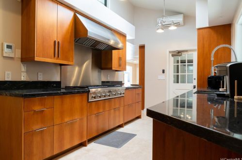 4463 Aukai Ave, Honolulu HI  96816-5209 exterior