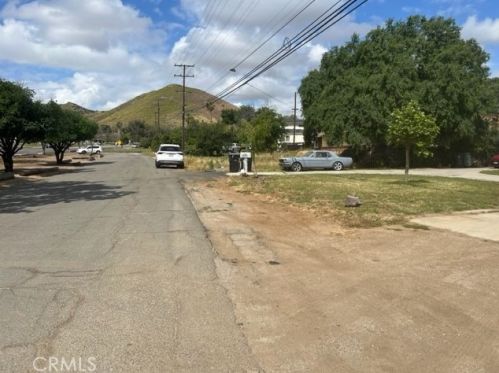 11021 Arlington Ave, Riverside CA  92505-2101 exterior