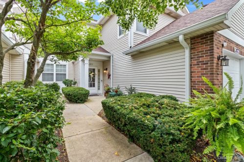 3077 Kentshire Cir, Naperville, IL 60564-8430