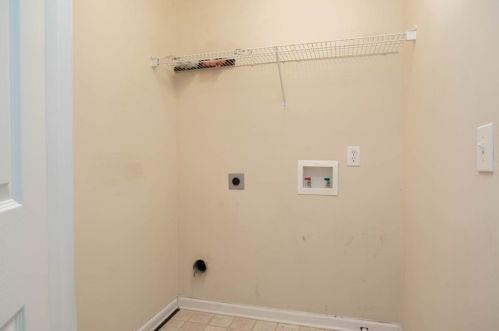 4697 High Point Ln, Atlanta GA  30349 exterior
