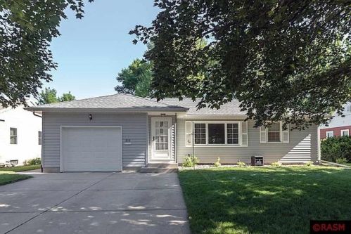 214 Weaver St, Mankato, MN 56001-4663
