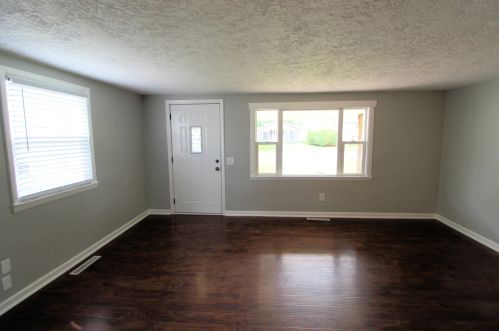 136 Douglas Ave, Bradley, IL 60915-1716
