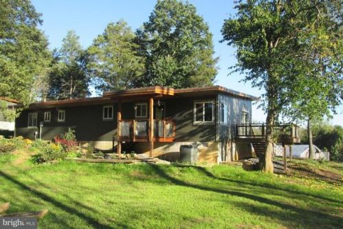 384 Potomac Bluffs Ln, Shepherdstown, WV 25443