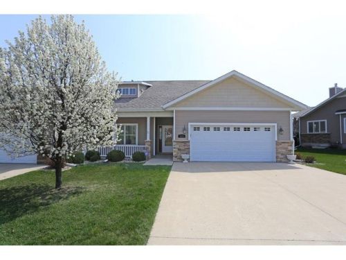365 Holiday Crest Cir, Waukee, IA 50263-8456