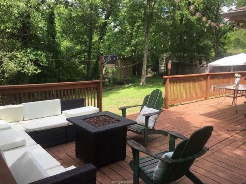 3771 Traditions Dr, Bryan, TX 77807-7721