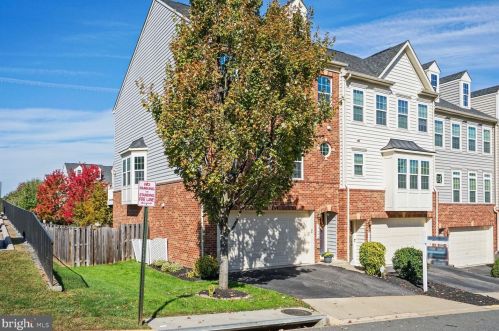 12698 Lakeside Ct, Woodbridge, VA 22192-7515