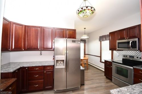 3 Highland Ave, Netcong, NJ 07857-1209