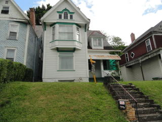 444 Indiana Ave, Chester WV  26034-1150 exterior
