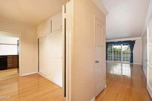 2362 Chapman Rd, Glendale CA  91214-3013 exterior