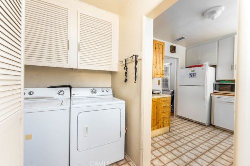 3637 1st Ave, Glendale CA  91214-2429 exterior