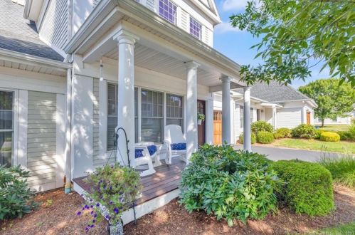 202 Strawberry Ln, Wapping, CT 06074-2082