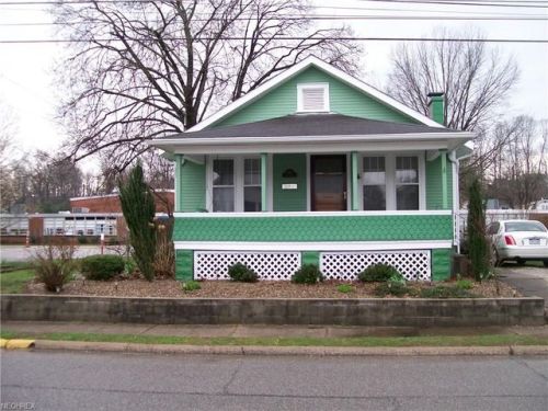 1424 32nd St, Parkersburg, WV 26105-2457