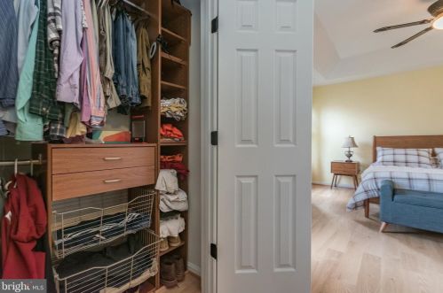 228 Lord Fairfax St, Charles Town WV  25414-2607 exterior