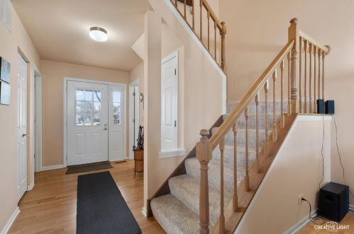 1095 Rockport Dr, Carol Stream, IL 60188-2984