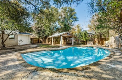 4205 Bucknell Dr, Garland TX  75042-5222 exterior