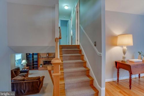 9001 Teddy Rae Ct, Springfield VA 22152-2644 exterior