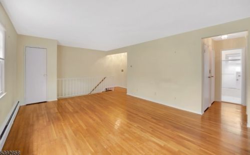 214 Pitney Pl, Morristown, NJ 07960-6194