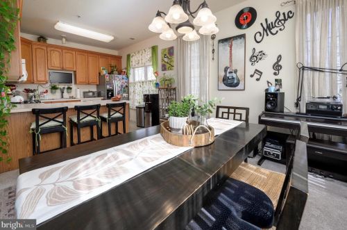 31 Kyle Way, Trenton NJ 08628-2525 exterior