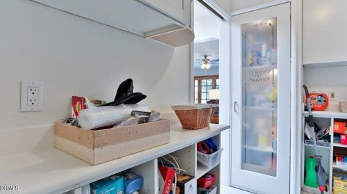 2347 Caracas St, Glendale CA  91214-3004 exterior