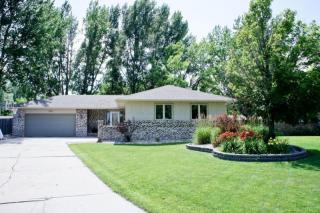181 Prairiewood Dr, Fargo ND  58103-4625 exterior
