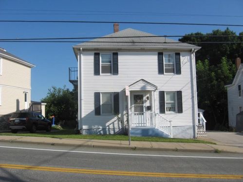 88 Oak St, Westerly, RI 02891-1737