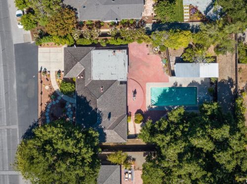 33 Yerba Buena Ave, Los Altos CA 94022-2275 exterior